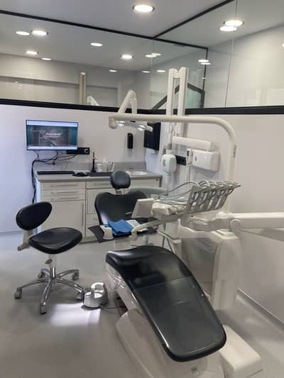 Slider image (1) CHC Clinica Dental in Barcelona Spain